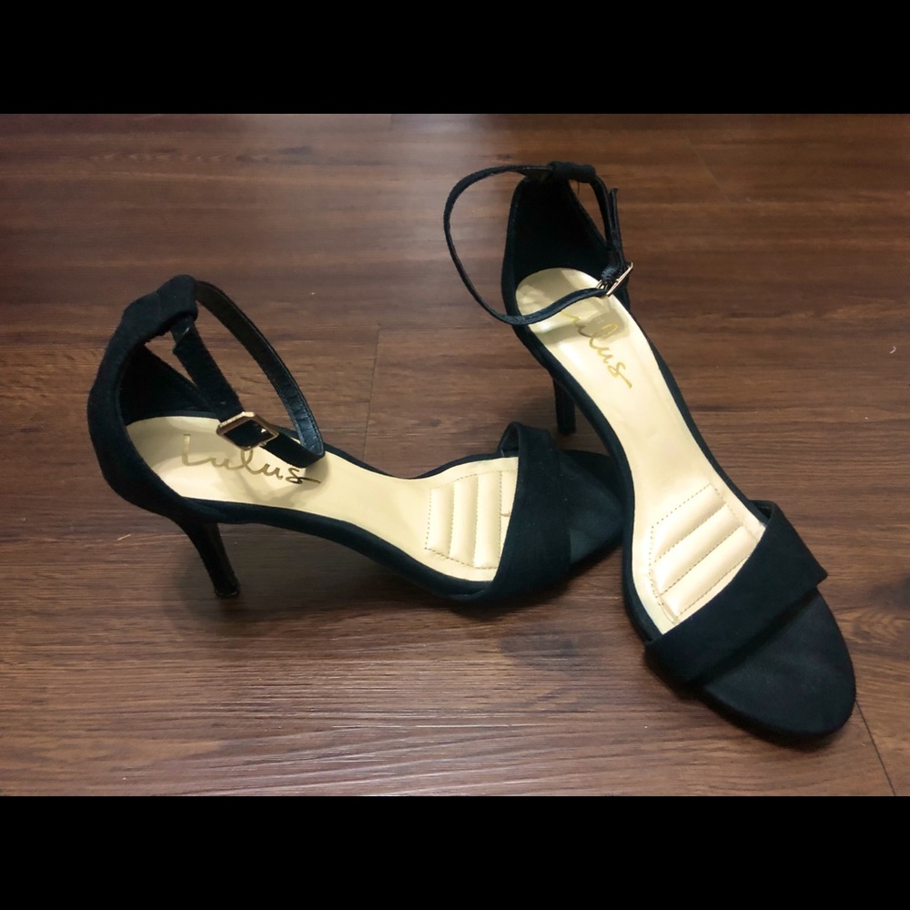 Lulus black open toed shoes. Never been worn!